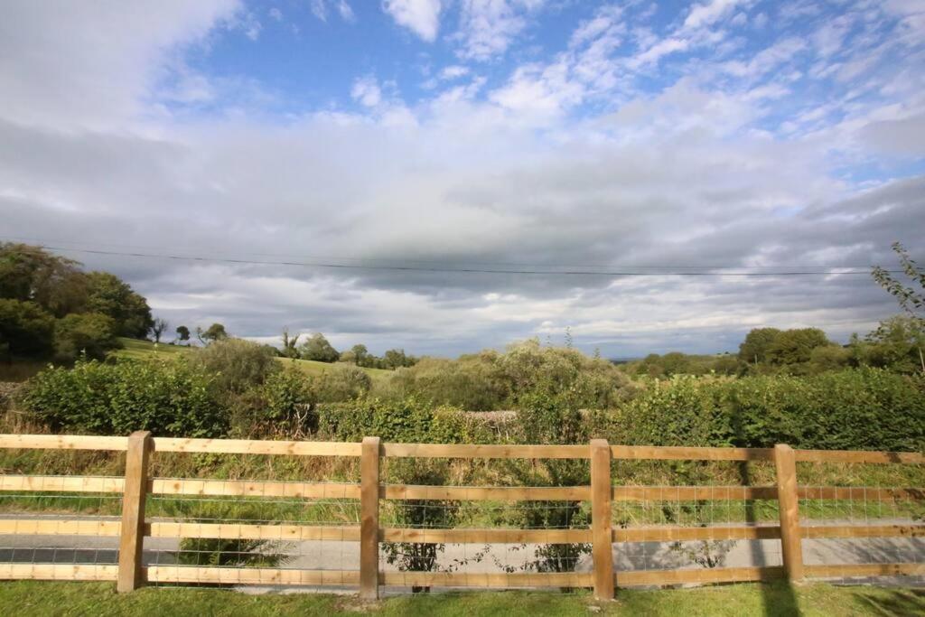 Tranquil 1 Bedroom Cottage 15 Mins Drive To Sea Mydroilin Exterior photo