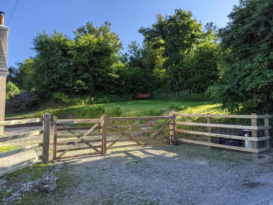 Tranquil 1 Bedroom Cottage 15 Mins Drive To Sea Mydroilin Exterior photo