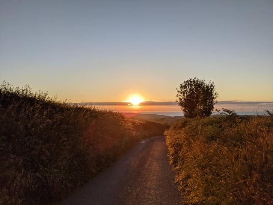 Tranquil 1 Bedroom Cottage 15 Mins Drive To Sea Mydroilin Exterior photo