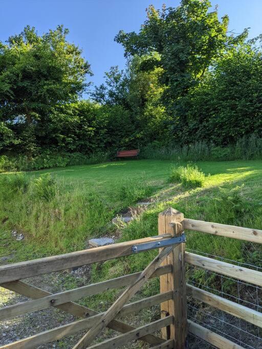 Tranquil 1 Bedroom Cottage 15 Mins Drive To Sea Mydroilin Exterior photo