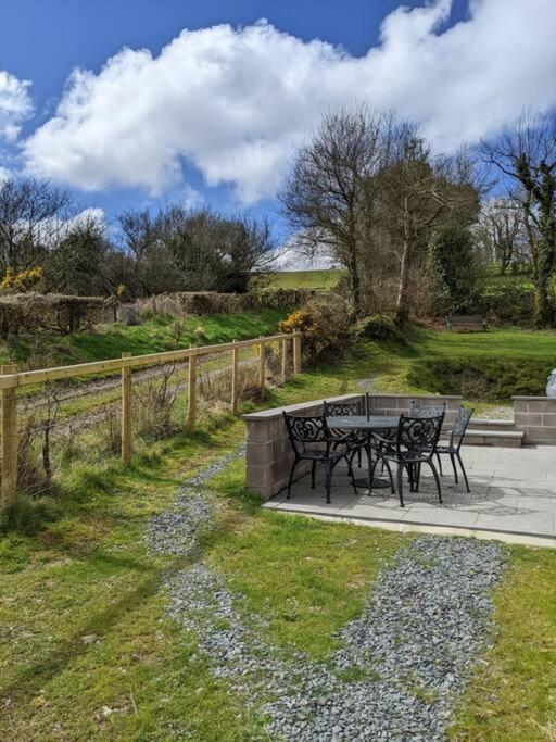 Tranquil 1 Bedroom Cottage 15 Mins Drive To Sea Mydroilin Exterior photo