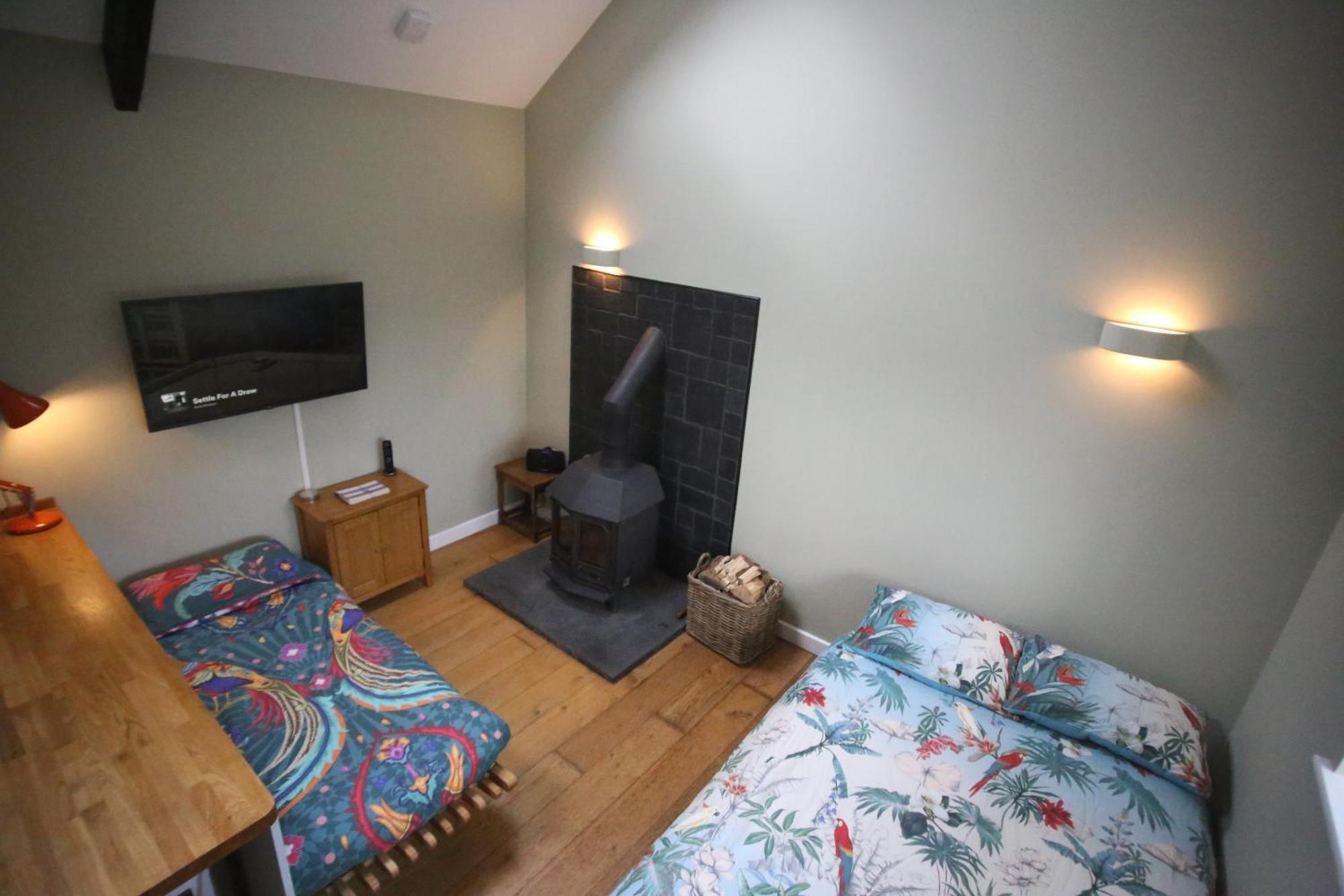 Tranquil 1 Bedroom Cottage 15 Mins Drive To Sea Mydroilin Exterior photo